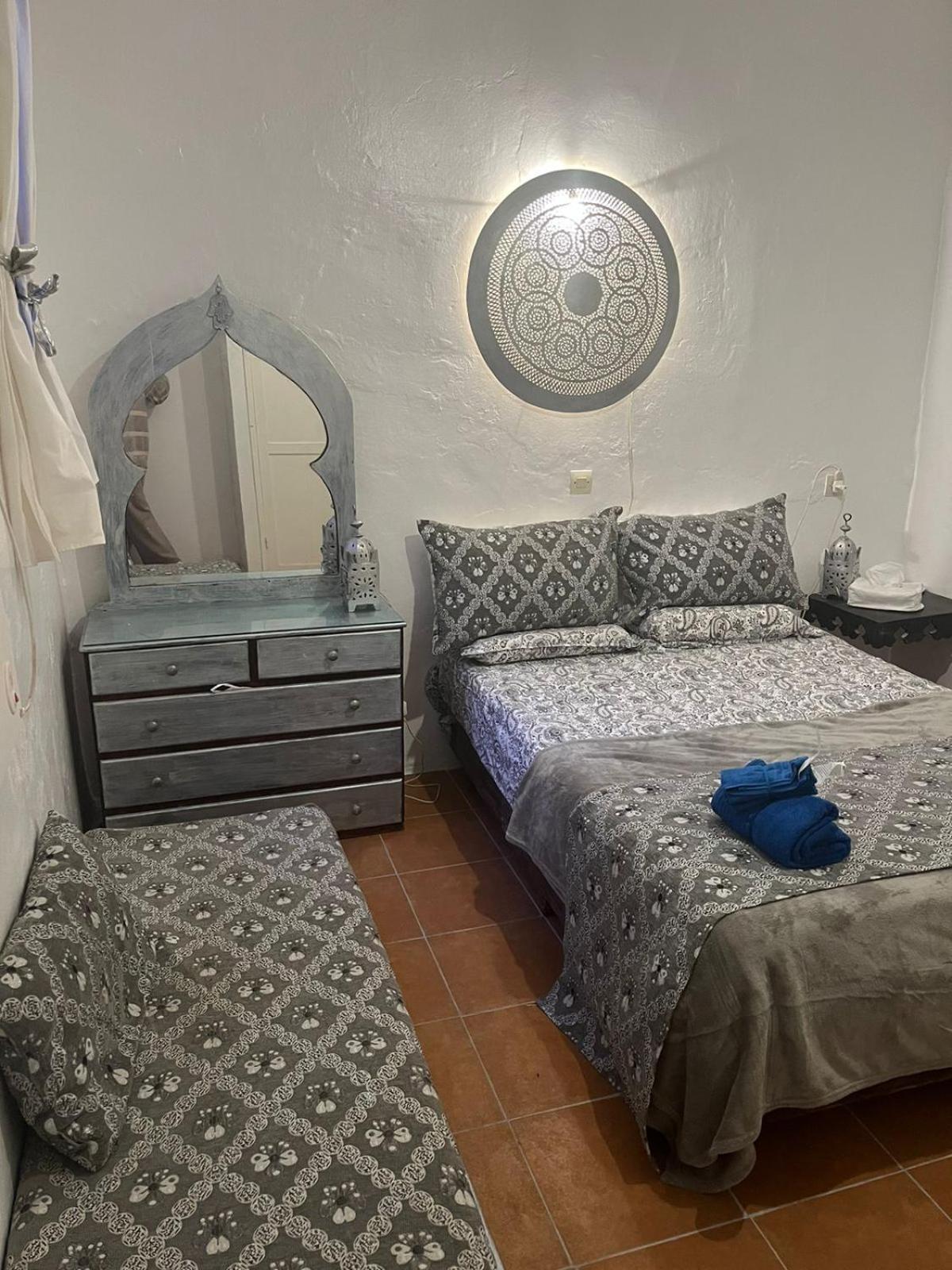 Hathor ,Casa Marroqui Con Dos Terrazas En La Medina Antigua , Ideal Parejas!! Wifi!! Asilah Luaran gambar